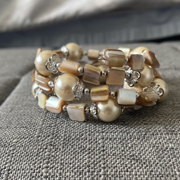 Pearl beaded bracelet - Picture 3 of 4